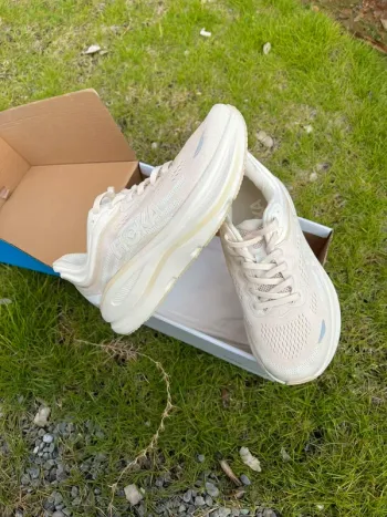 Hoka Bondi 9 bike d'occasion — image 2 sur 6