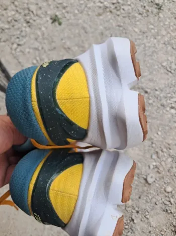 Used Hoka Running Shoes bike — image 3 of 4