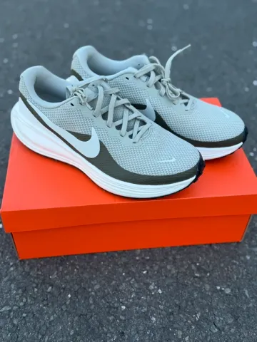 Used Nike Revolution 8 Running Shoes