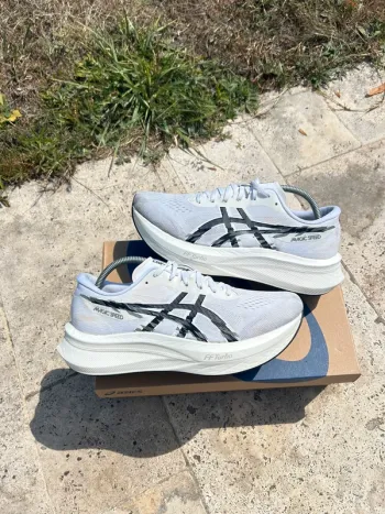 Gebrauchtes Asics Magic Speed 4 Running Shoes