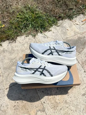 Used Asics Magic Speed 4 Running Shoes