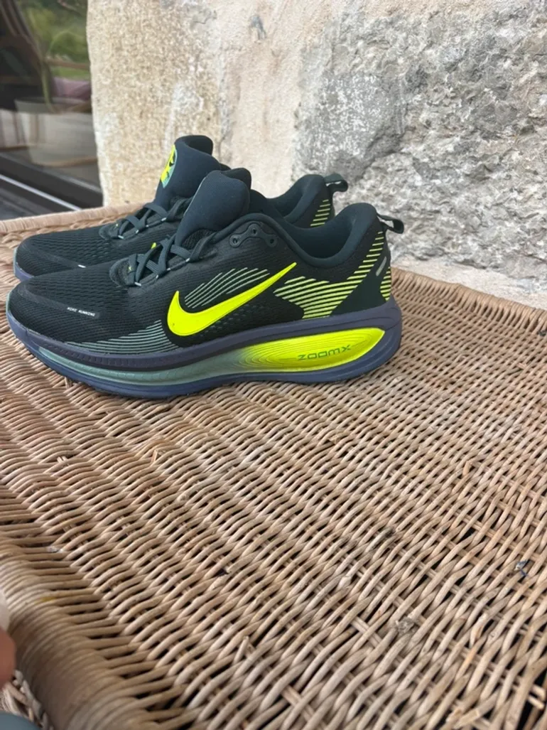 Used Nike Vomero 18 bike — image 2 of 4