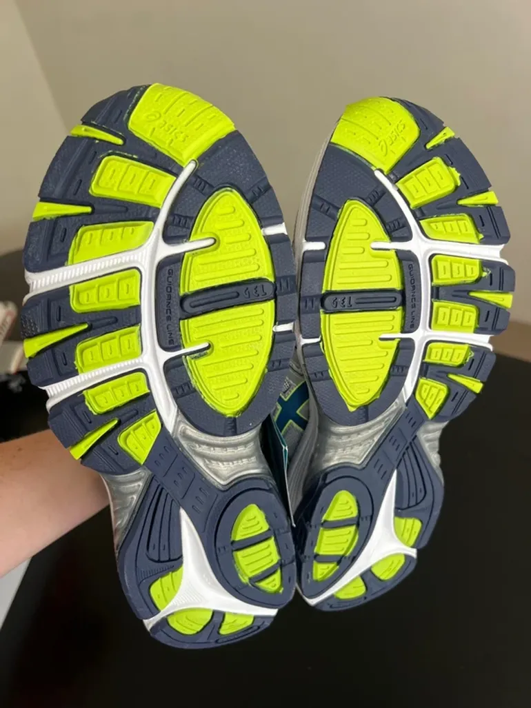 Used Asics Gel Fortitude 6 bike — image 2 of 6