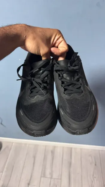 Used Nike Zoom Vomero Plus Running Shoes
