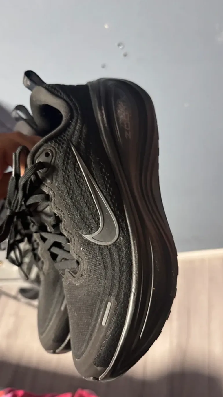 Used Nike Zoom Vomero Plus bike — image 2 of 5