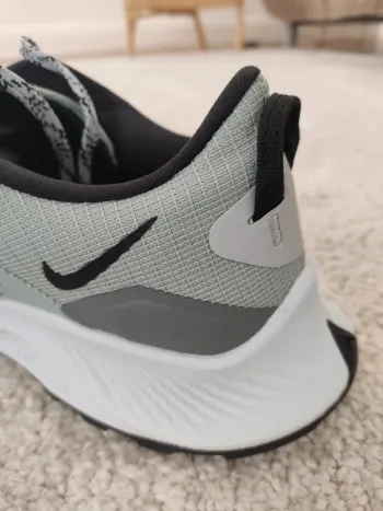 Gebrauchtes Hyper Nike Pegasus Trail 3 bike — Bild 9 von 10