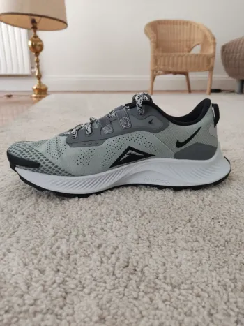 Gebrauchtes Hyper Nike Pegasus Trail 3 bike — Bild 2 von 10