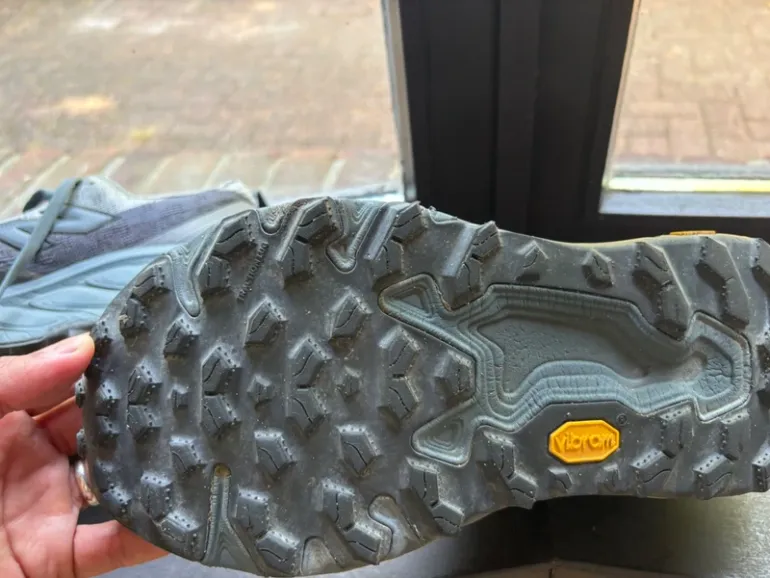 Used New Balance Hierro v9 bike — image 6 of 7