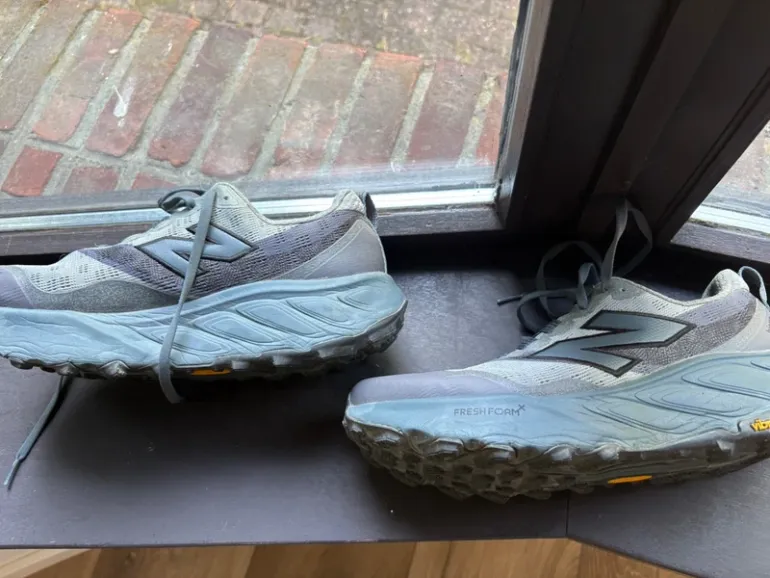 Used New Balance Hierro v9 bike — image 3 of 7