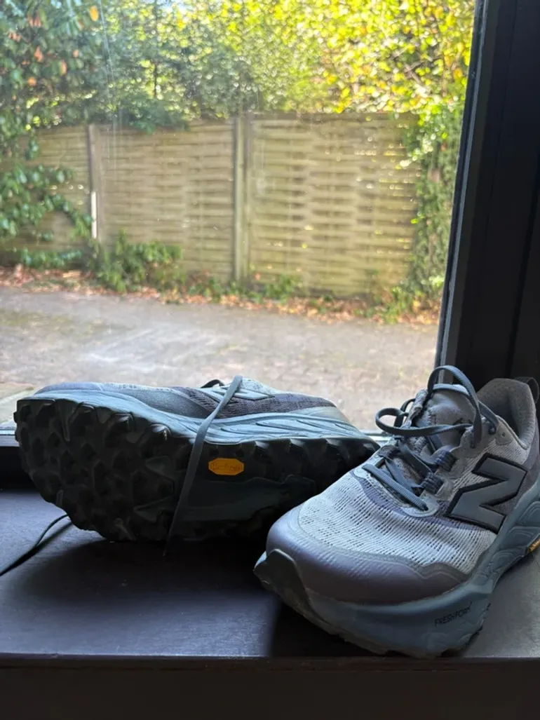 Used New Balance Hierro v9 bike — image 4 of 7