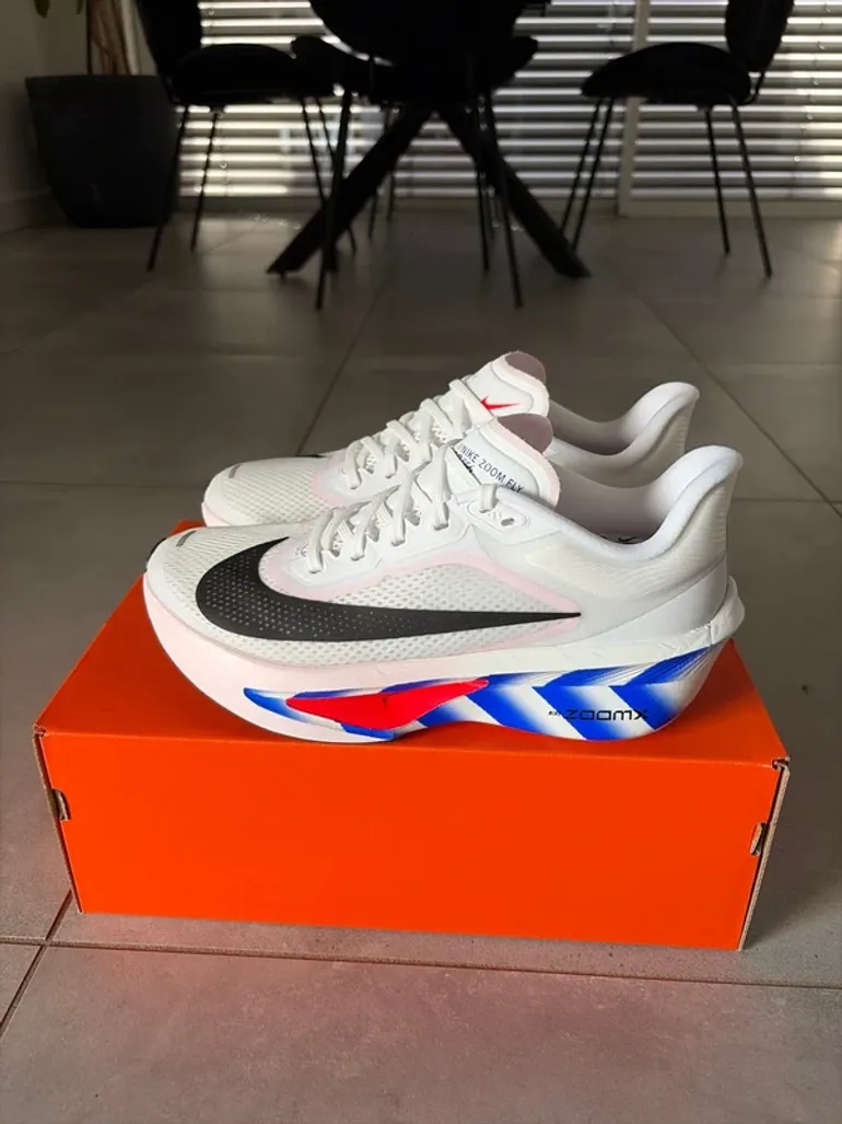 Used Nike Zoom Fly 6 bike — image 3 of 9