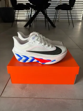 Used Nike Zoom Fly 6 Running Shoes