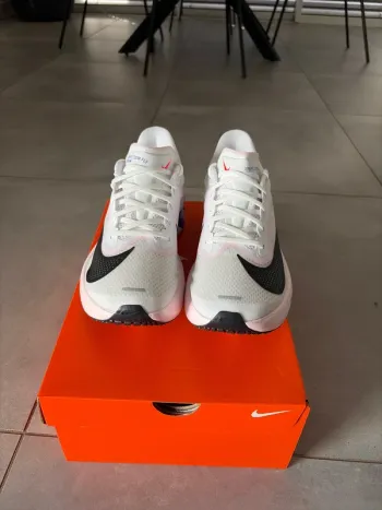 Used Nike Zoom Fly 6 bike — image 2 of 9