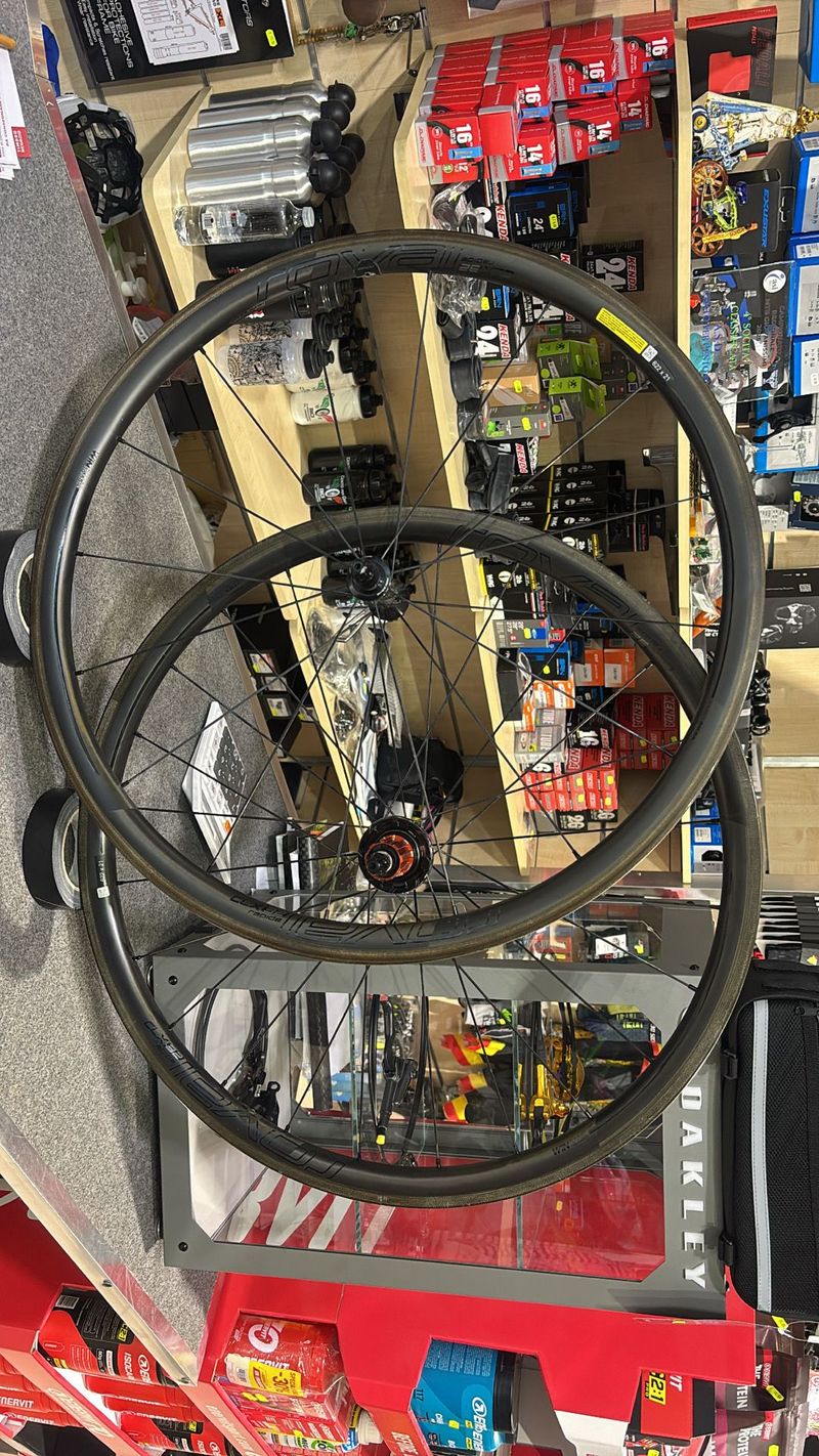 Used Roval clx 32 2024 Wheels