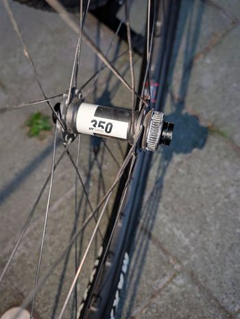 Used Reserve 28 xc 2024 bike — image 4 of 5