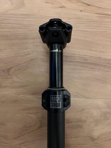 Brugt RockShox Reverb AXS 2025 bike — billede 8 af 13