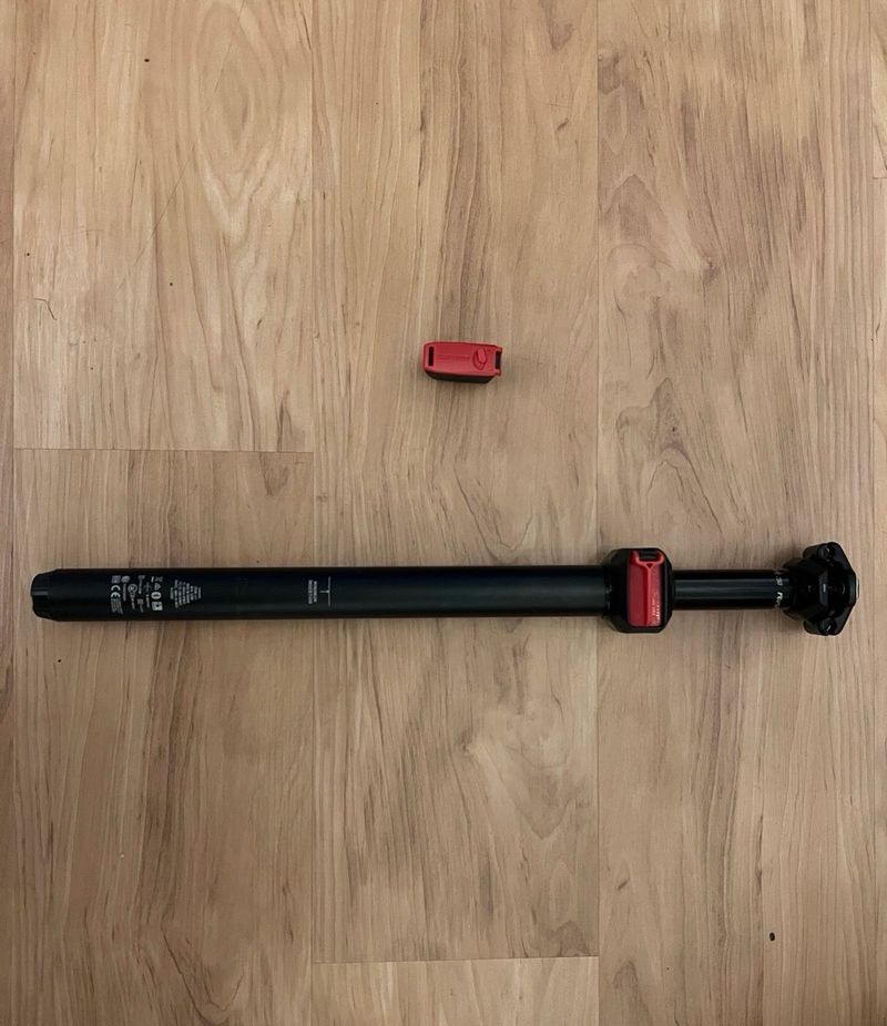 Used RockShox Reverb AXS 2025 Saddles & Seatposts