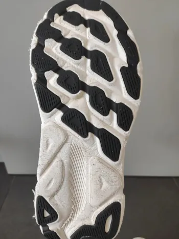 Used Hoka Clifton 9 bike — image 9 of 12