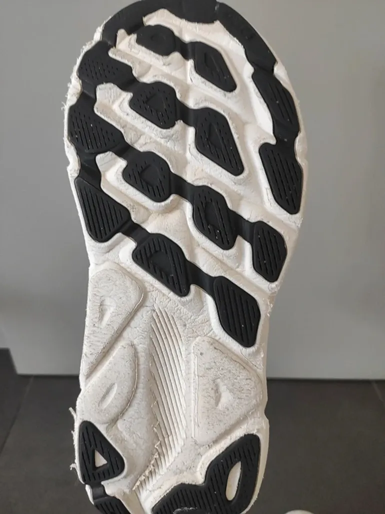 Used Hoka Clifton 9 bike — image 9 of 12