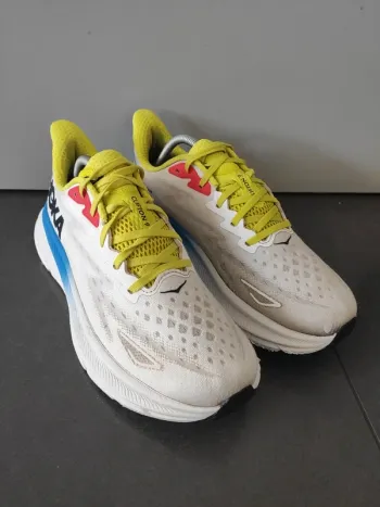 Used Hoka Clifton 9 bike — image 2 of 12