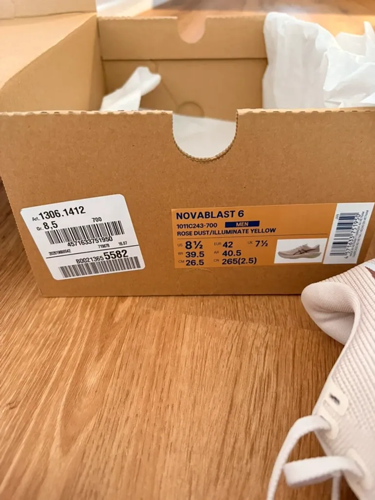 Used Asics Novablast 6 bike — image 4 of 5