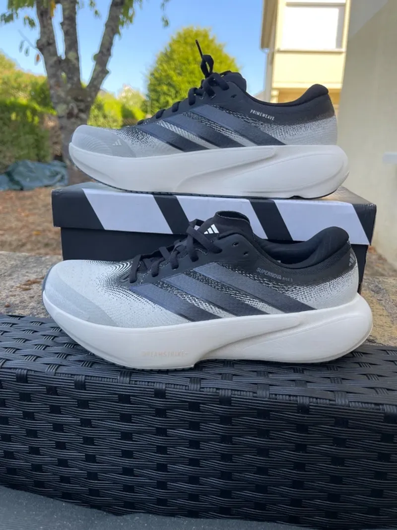 Used Supernova Rise 3 Running Shoes