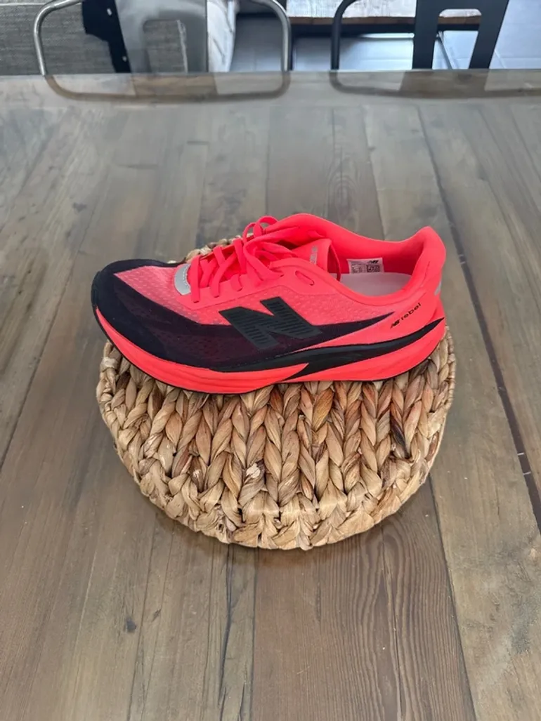 Used New Balance FuelCell Rebel V5 bike — image 8 of 11