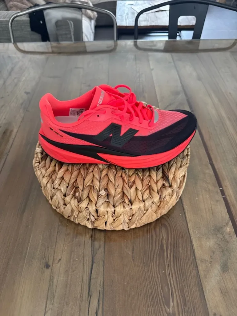 Used New Balance FuelCell Rebel V5 bike — image 6 of 11