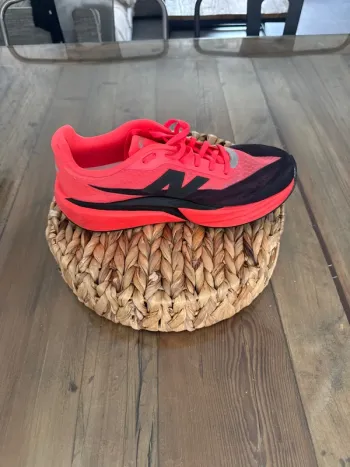Used New Balance FuelCell Rebel V5 bike — image 9 of 11