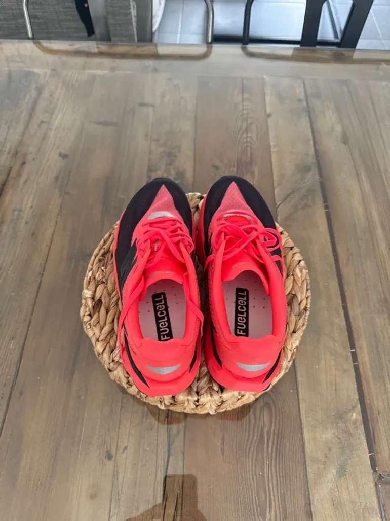 Used New Balance FuelCell Rebel V5 bike — image 4 of 11