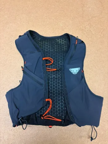 Used Dynafit Alpine 8 Vest bike — image 1 of 2