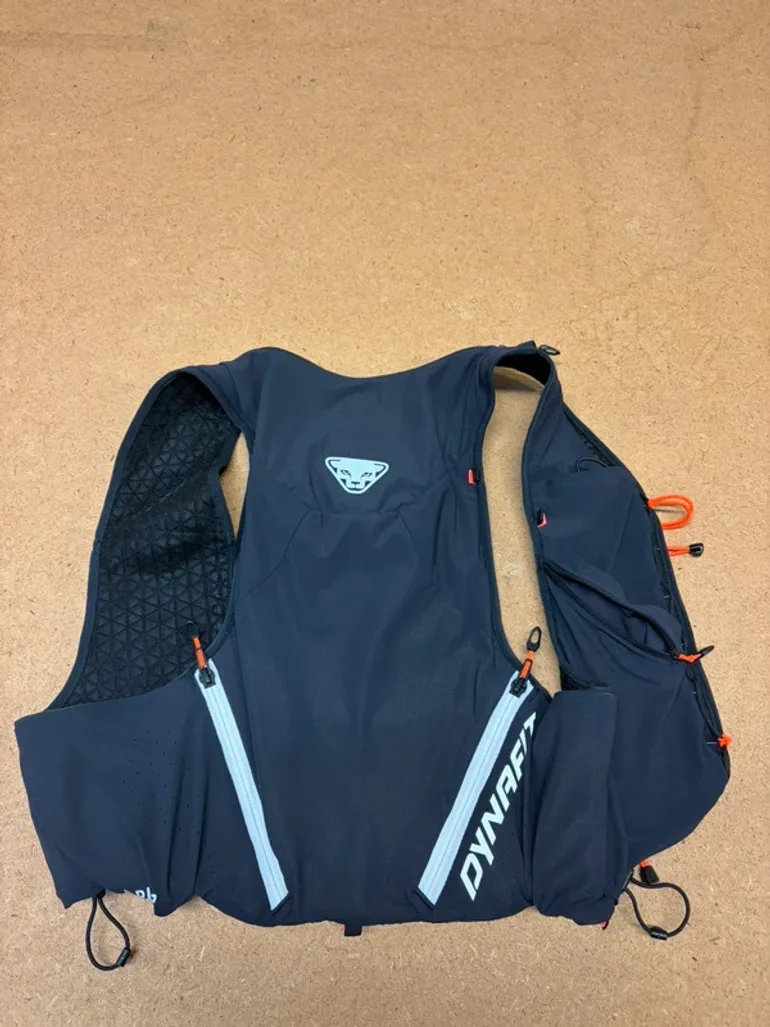 Used Dynafit Alpine 8 Vest bike — image 2 of 2