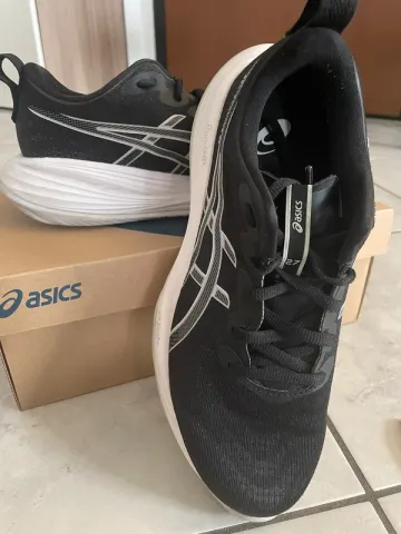 Used Asics Gel-Cumulus 27 Running Shoes