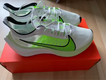 Käytetty Nike Zoom Gravity Running Shoes