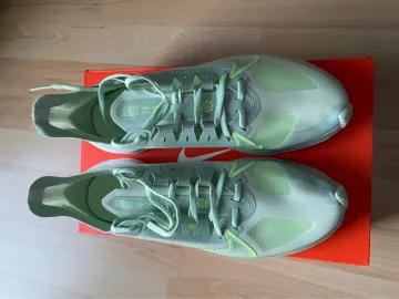 Käytetty Nike Zoom Gravity Running Shoes