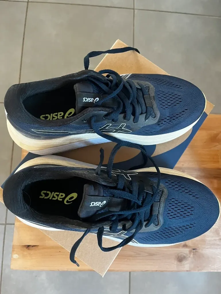 Used Asics GT 4000 4 bike — image 2 of 5