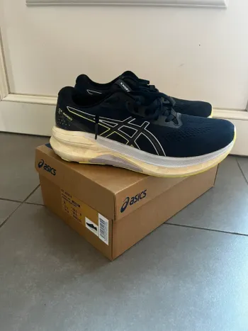 Used Asics GT 4000 4 bike — image 1 of 5