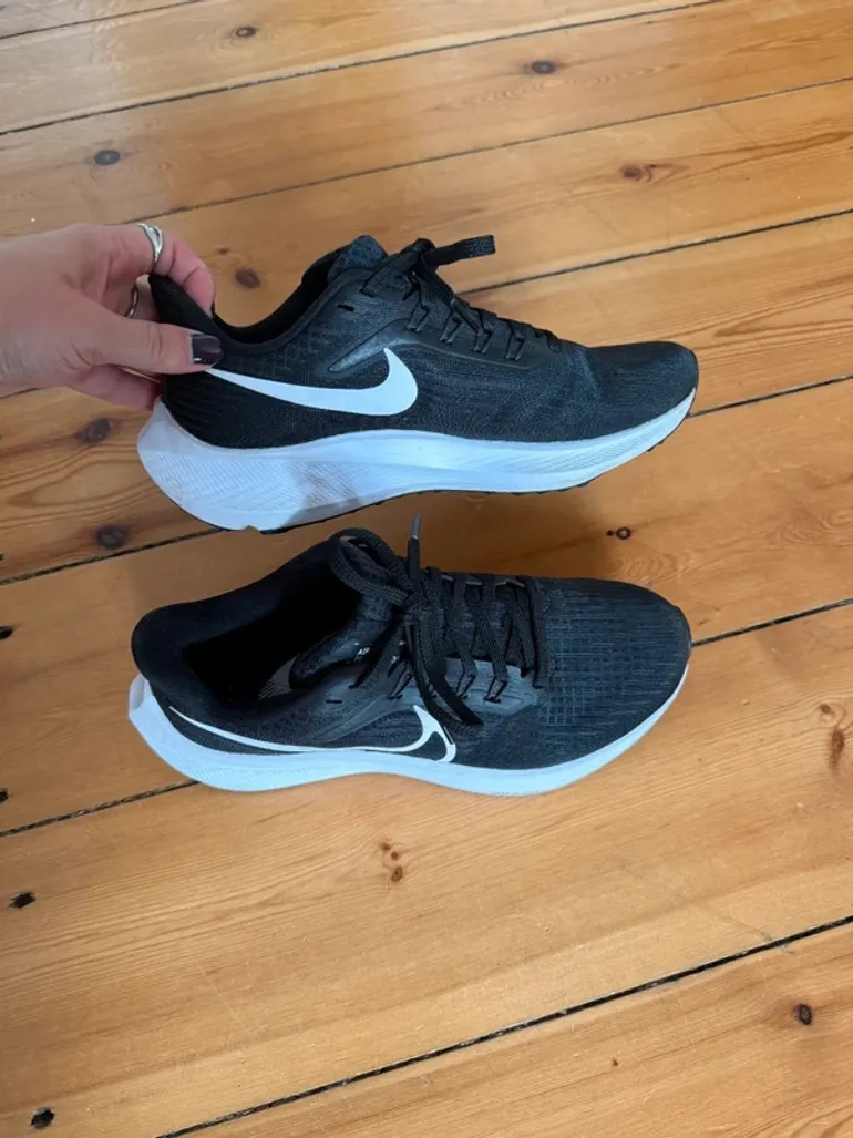 Použité Nike Running shoes bike — obrázek 4 z 5