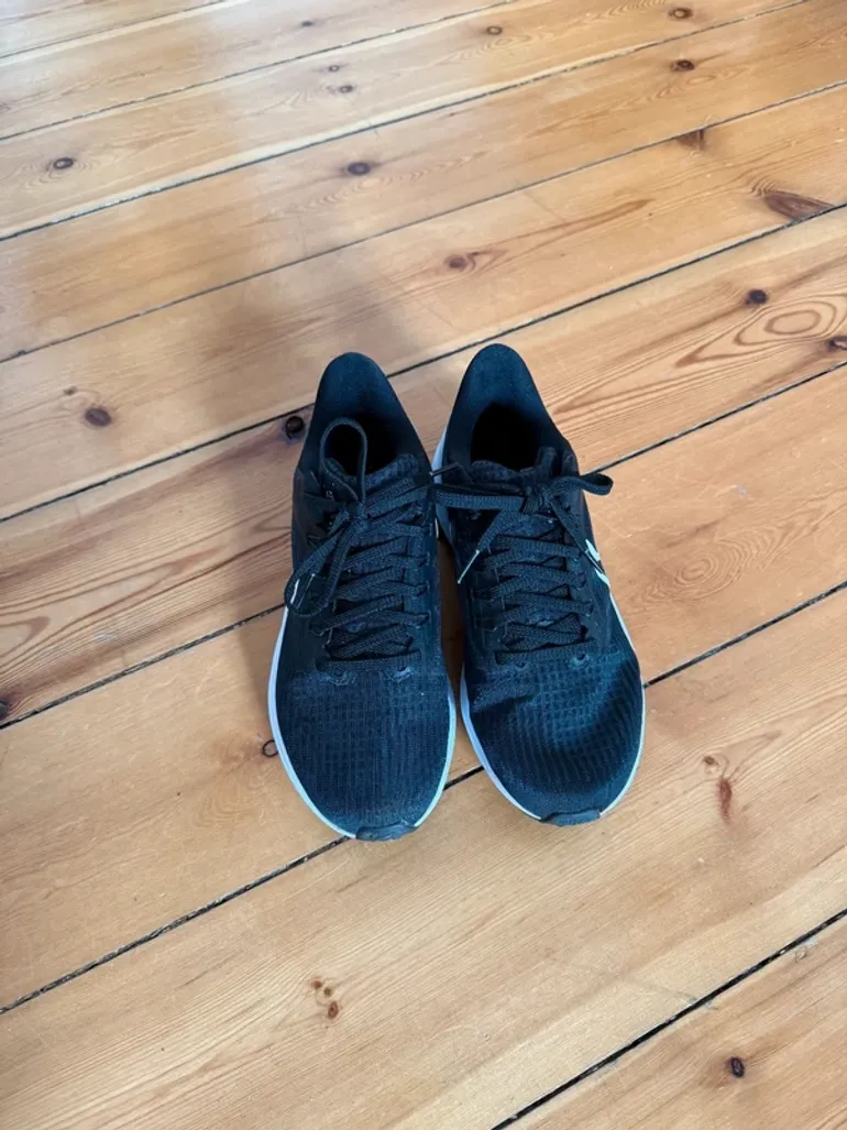 Použité Nike Running shoes bike — obrázek 2 z 5