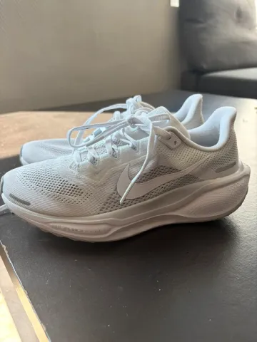 Käytetty Pegasus 41 Running Shoes