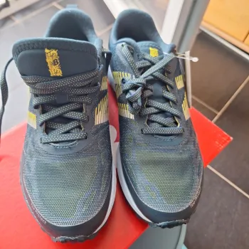 Used New Balance Summit GTX bike — image 2 of 5