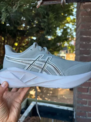 Tweedehands Asics Novablast 5 ATC bike — afbeelding 6 van 9