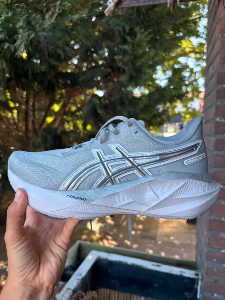 Tweedehands Asics Novablast 5 ATC bike — afbeelding 1 van 9