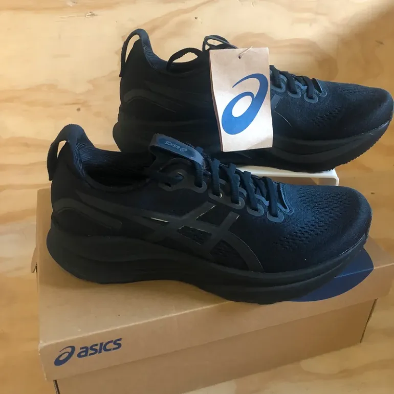 Used Asics Gel-Kayano 32 bike — image 7 of 9