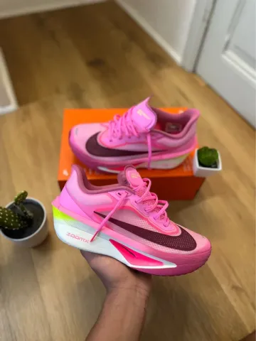 Gebrauchtes Rose Zoom Fly 6 Running Shoes