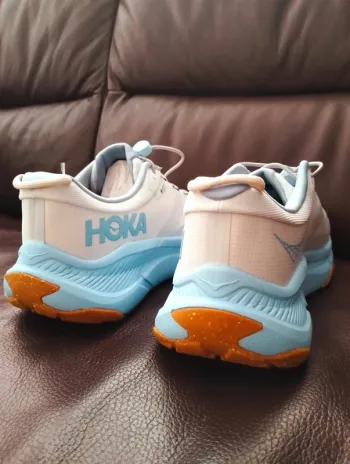 Used Hoka Transport GTX bike — image 4 of 12