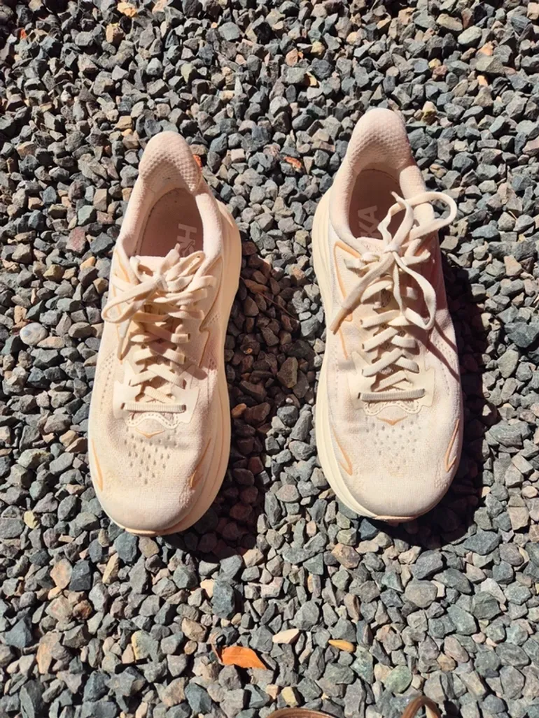 Used Hoka Running Shoes bike — image 3 of 4