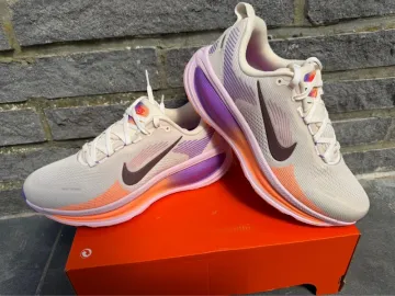 Used Orange Vomero 18 Running Shoes