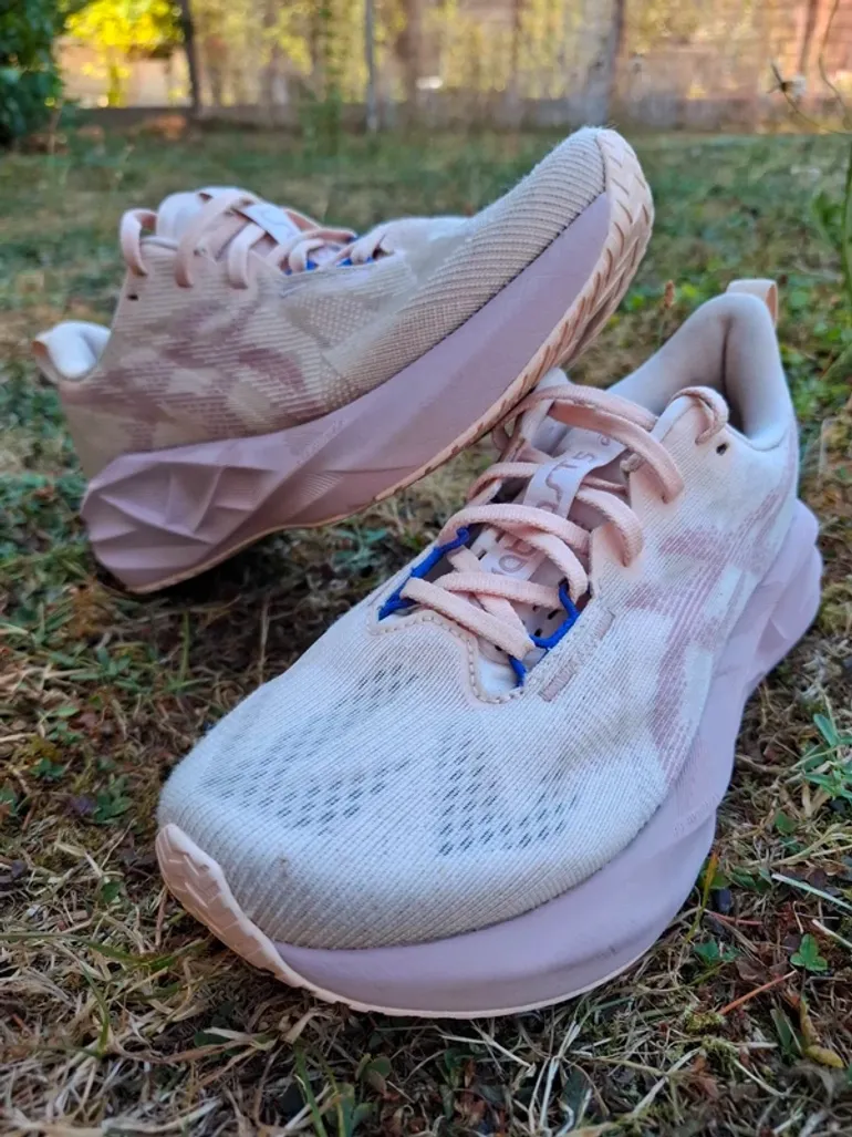 Gebrauchtes Asics Novablast 5 bike — Bild 1 von 8