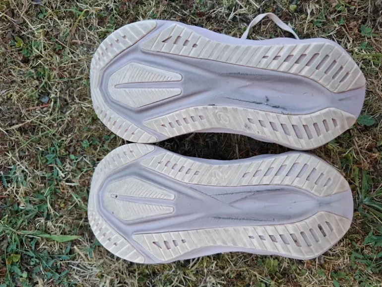 Gebrauchtes Asics Novablast 5 bike — Bild 8 von 8